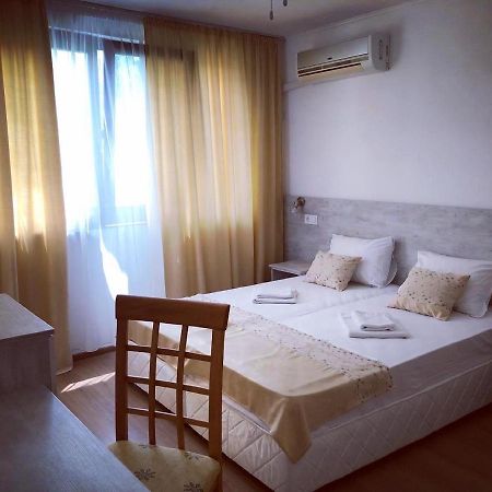 Guest Rooms Southern Nights Varvara  Exterior foto