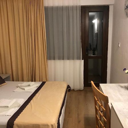Guest Rooms Southern Nights Varvara  Exterior foto