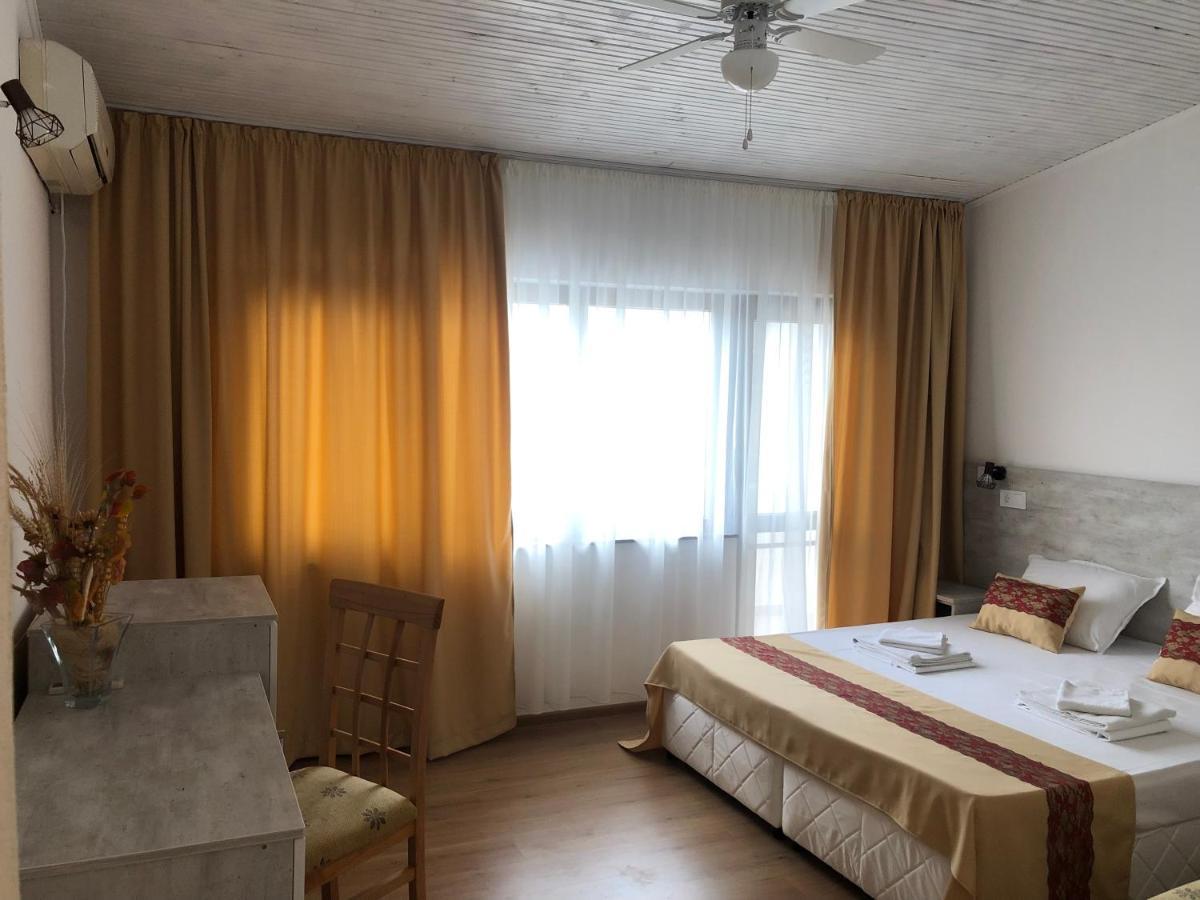 Guest Rooms Southern Nights Varvara  Exterior foto