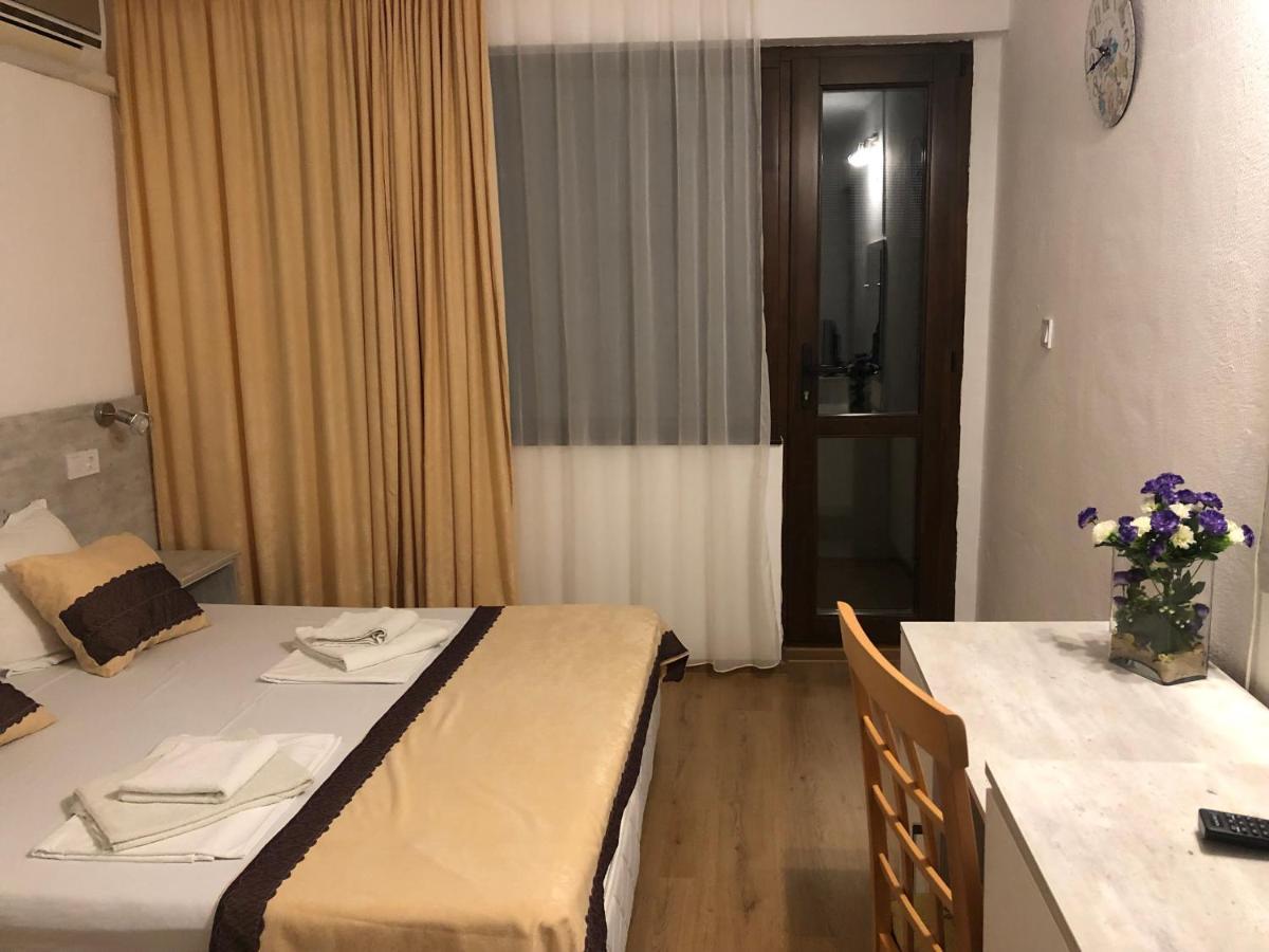 Guest Rooms Southern Nights Varvara  Exterior foto
