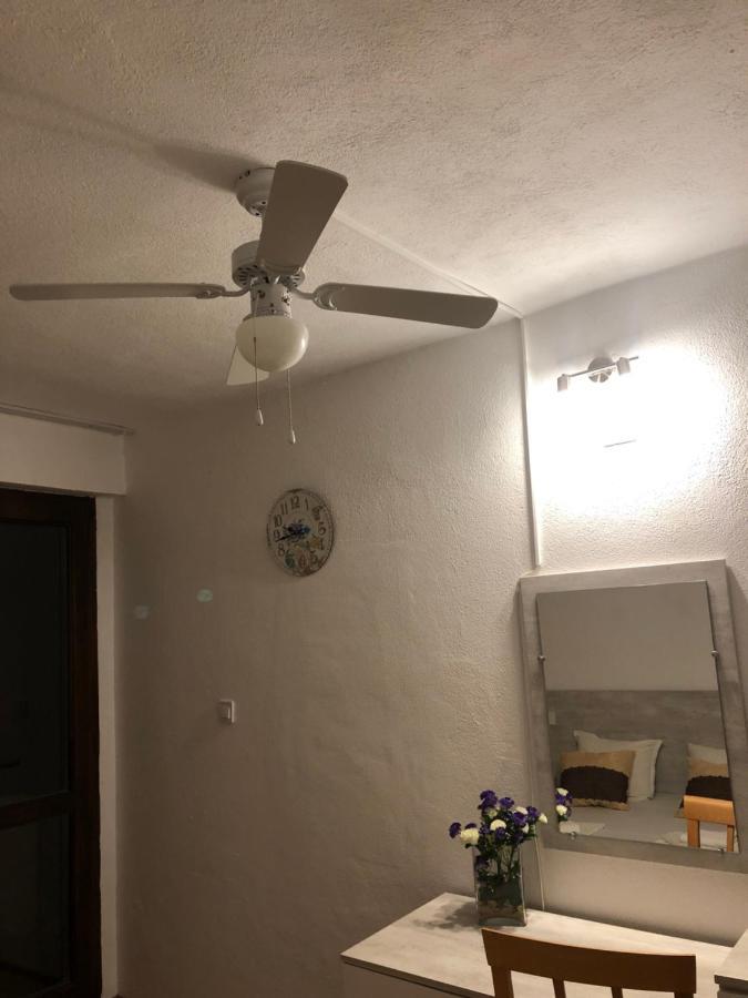 Guest Rooms Southern Nights Varvara  Exterior foto